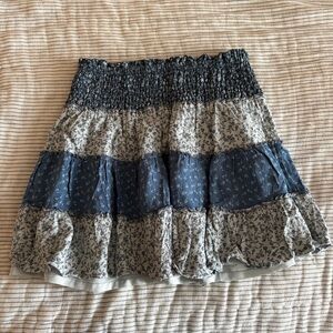 American Eagle Floral Patterned Blue and White Skirt